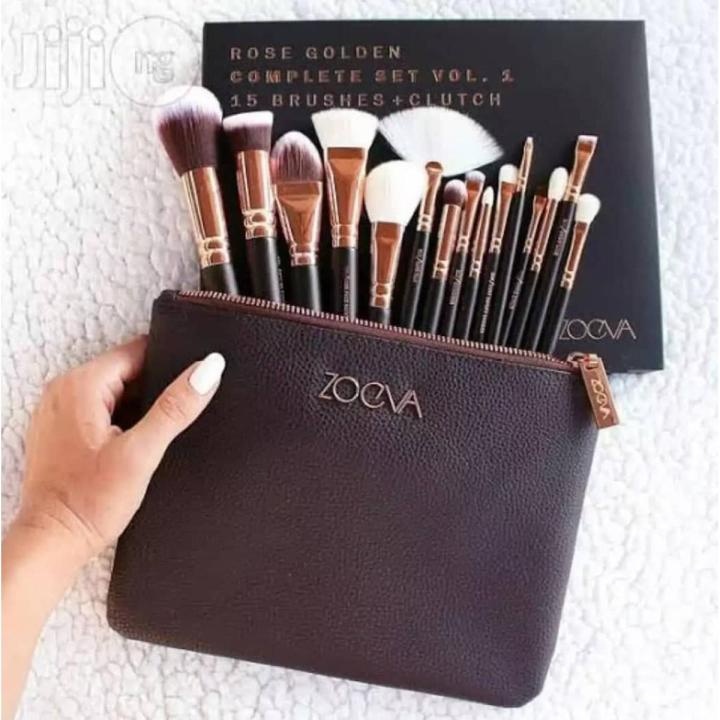 15-Piece Makeup Brush Set: Soft Blending for a Flawless Finish